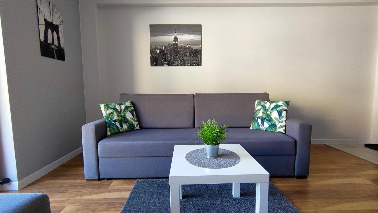 Apartment Domino